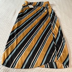 Zara skirt with front opening sz. XS